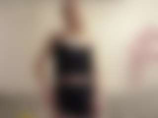 Live cam show with ArlaMarusarz - Striptease on livesexfox.com