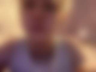 Live cam show with Molly - Nipple Piercings on Camsoda