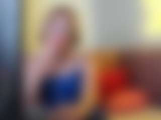 Live cam show with EmmaEthereal - Pantyhose on AdultVida.com