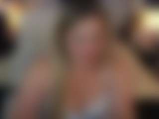 Live cam show with AlissyaGrayy - Camel Toe on xxxlivecams.org