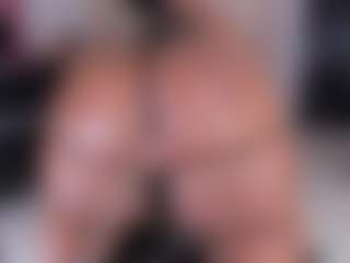 Live cam show with bigasshott - Butt Plug on Camsoda