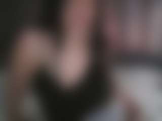 Live cam show with Candy1911 - Flirt on intimatelivegirls.com