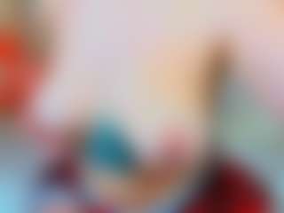 Live cam show with DaryanaGray - Nipple Piercings on AdultVida.com