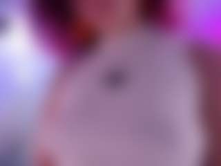 Live cam show with LilaMonroee - Camel Toe on Big Tits