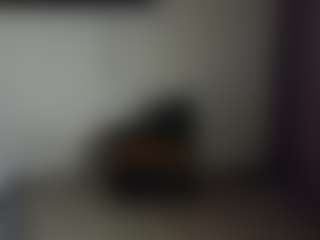 Live cam show with zamirpdll - Smoking on AdultVida.com