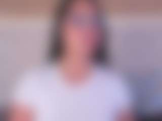 Live cam show with Amelia-Rossetti - Camel Toe on Pornisteam.com