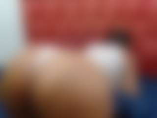Live cam show with LolaTwerksXX - Smoking on Camsoda