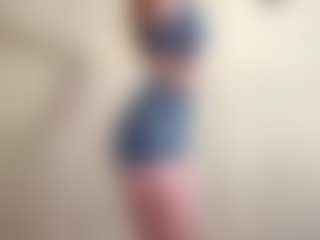Live cam show with Elisabet - Genital Piercings on Uber Horny