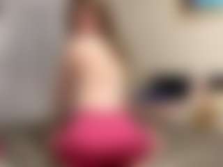 Live cam show with Elisabet - Flashing on Camsoda