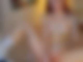 AnikaAA's Live Sex Cam Show
