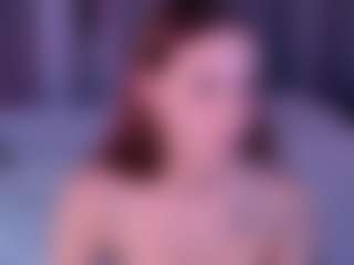 Live cam show with AnikaAA - Camel Toe on Dolls Live