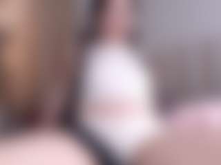Live cam show with sweety-bunny - Petite on live.xheat.ai