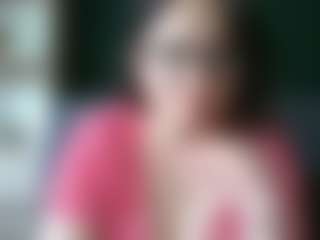 sensualParis MILF webcam performer live streaming
