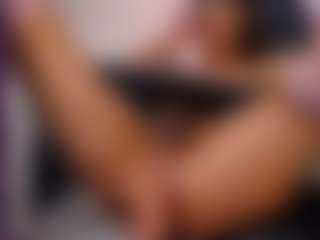 VeroSuit's Live Sex Cam Show