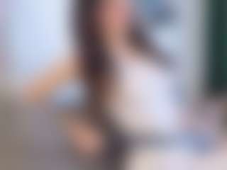 Live cam show with Aisha - Average on SquirtSoMuch