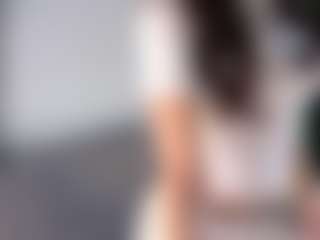 Live cam show with Aisha - Oil on Gym Cam Girls