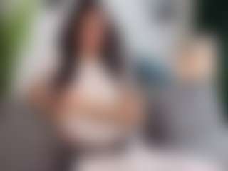Live cam show with Aisha - Normal on Camsoda