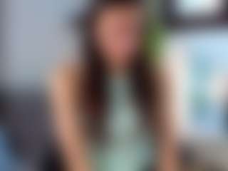 Live cam show with Aisha - Flashing on madthumbs