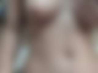 Live cam show with Ahana - Athletic Small Tits on xxxlivecams.org