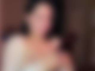 Live cam show with LolaRaze - Moaning on pussylord.com
