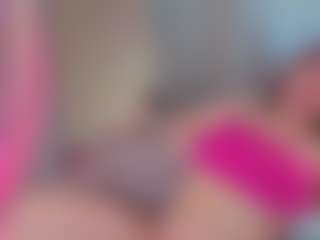 Live cam show with Ricki-Bloom - Shaved on Milfs Live