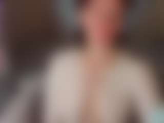 Live cam show with Ricki-Bloom - Twerk on TeamSkeetLive