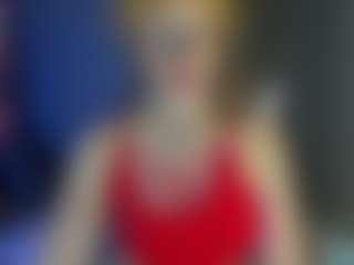 Live cam show with Ricki-Bloom - Camel Toe on CamwithHer