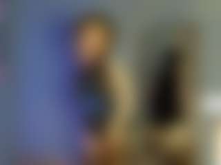 Live cam show with Ricki-Bloom - Camel Toe on Livezox