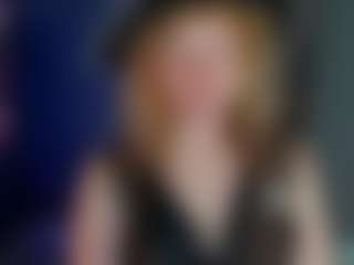 Live cam show with Ricki-Bloom - Blue Eyes on live18s.com