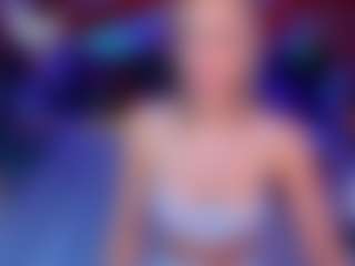 Live cam show with Amelia - Public Mature on Camsoda Late Night