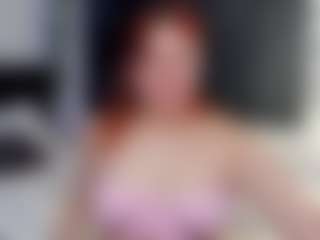 Live cam show with Lisa - Cute on SquirtSoMuch