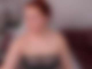 Live cam show with Lisa - Submissive on Mixed Magazine Live