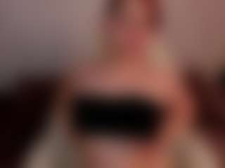 Live cam show with Lisa - Thong on justonemore.cc