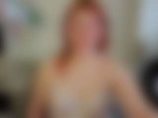 Live cam show with Lisa - Thong on CamClone