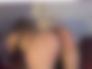 Live cam show with Sienna-Bellucci - Facial on Fling VIP Chat