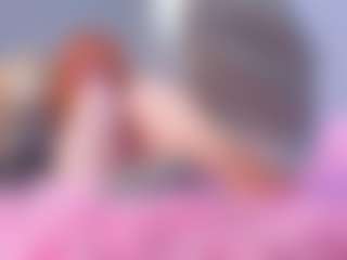 Live cam show with Emili-Hols - Body Massage on Camming Site