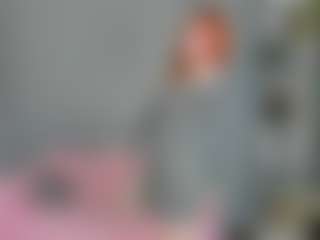 Live cam show with Emili-Hols - Gray Eyes on Soda Cam