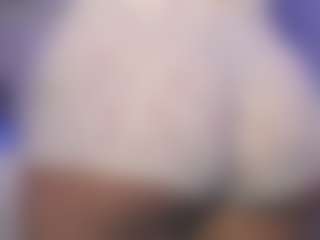 Live cam show with SophieLany - Camel Toe on CamwithHer