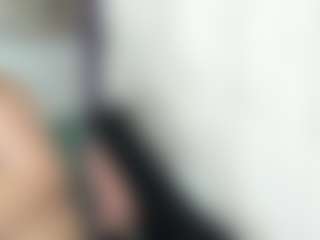 Live cam show with Brithanyadams - Mature on StripNow