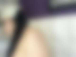 Live cam show with Brithanyadams - Mature on TeamSkeetLive