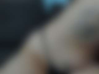 Live cam show with CorrinneHillestad - Granny on CSO-WL