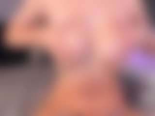 CorrinneHillestad's Live Sex Cam Show