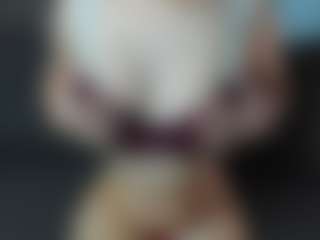Live cam show with CorrinneHillestad - Granny on slutload