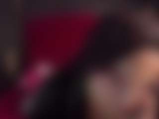 Live cam show with LaiaJonees - Red Hair on Gym Cam Girls