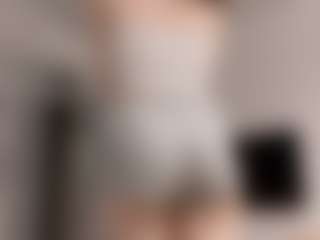 Live cam show with LorindaEhr - Gamer on AdultVida.com