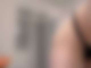 Live cam show with LorindaEhr - Spankass on madthumbs