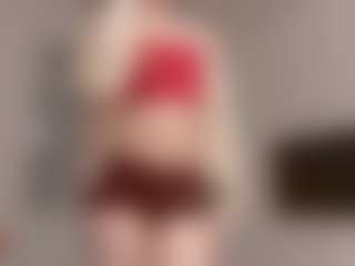 Live cam show with LorindaEhr - Gamer Blonde Hair on googirlz
