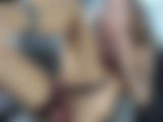 Live cam show with EveLuxx - Red Hair Teen (18+) on Milf Play