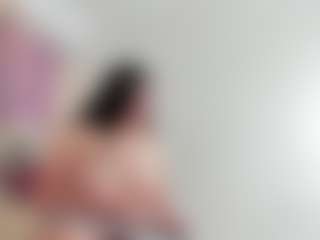 Live cam show with lunabloomm - Facial on Camming Site