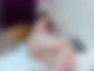 Live cam show with lunabloomm - Facial on realtime-chat